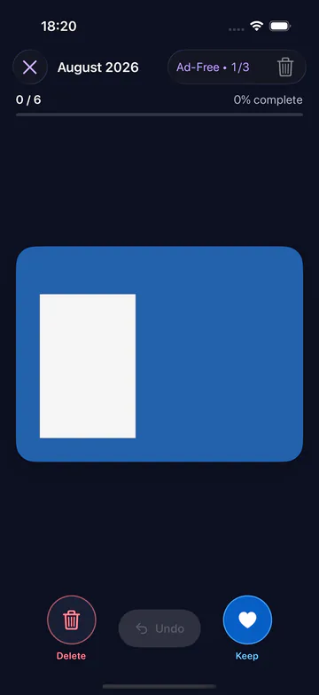 PicToss sorting screen in dark mode with Delete, Undo and Keep buttons.